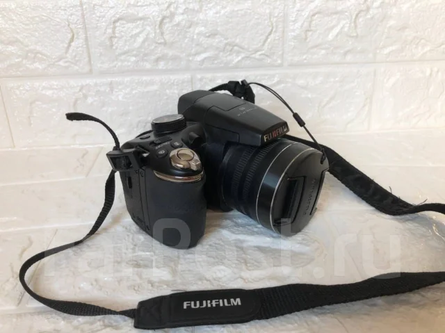 Fujifilm FinePix S4300. 10 - 14.9 ��, ���: 14� � ����� ����