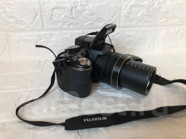 Fujifilm FinePix S4300. 10 - 14.9 ��, ���: 14� � ����� ����