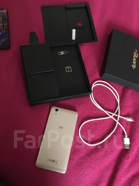 ZTE Blade V7. �/�, ������� ����