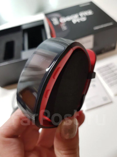 Samsung Galaxy Gear Fit2 Pro. GPS, IP68 ����