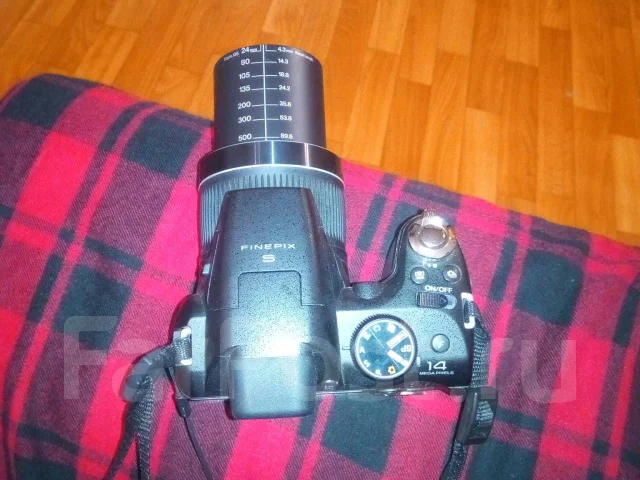 Fujifilm FinePix S4000. 10 - 14.9 ��, ���: 14� � ����� ����