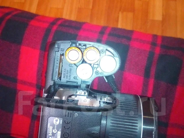 Fujifilm FinePix S4000. 10 - 14.9 ��, ���: 14� � ����� ����