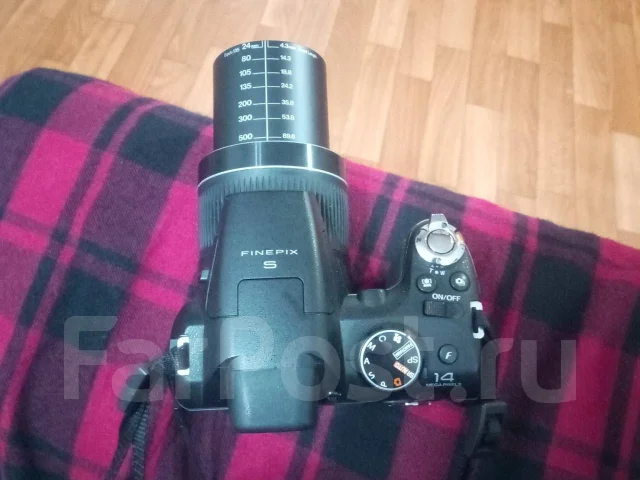 Fujifilm FinePix S4000. 10 - 14.9 ��, ���: 14� � ����� ����
