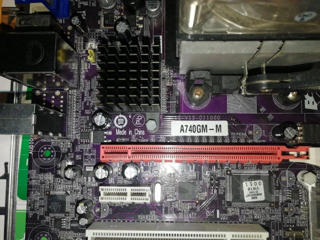 Socket AM2+ ����
