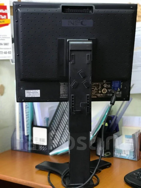 NEC. 19", ���������� �� (LCD, LED, QLED) ����
