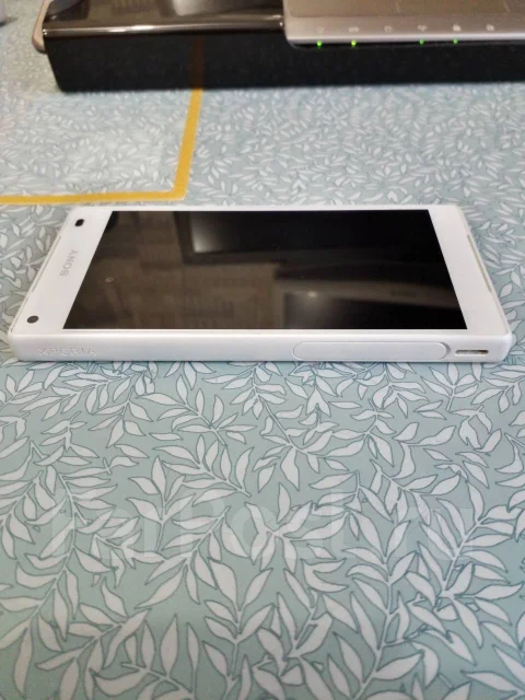 Sony Xperia Z5 Compact. �/�, ����� ����