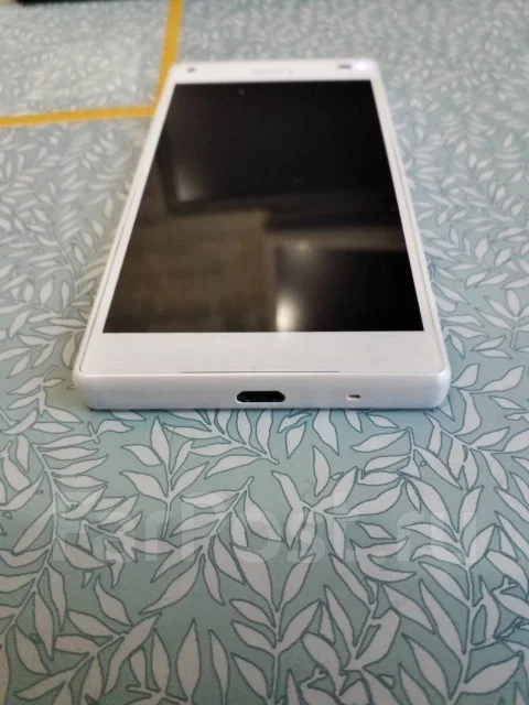 Sony Xperia Z5 Compact. �/�, ����� ����