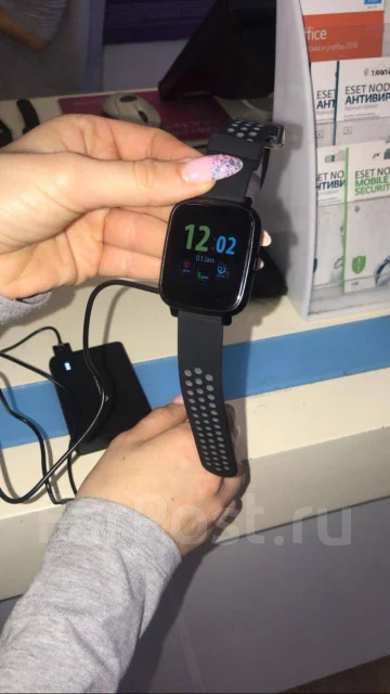 Huawei Band 4 Pro ����