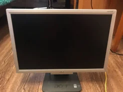 Acer. 19" ����