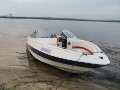 Maxum. 1995 ���, ����� 6,8��., ��������� ������������, 250��.�., ������ ����