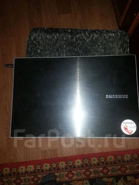 Samsung 305V5A. 15.6", 1,8����, ��� 6 ��, ���� 700���, WiFi: 1, Bluetooth: 1 ����