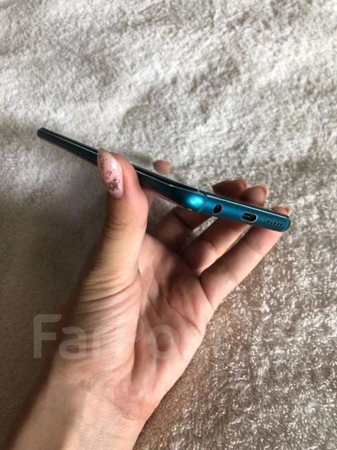 Honor 10. �/�, �������, 3G, 4G LTE, Dual-SIM, NFC ����