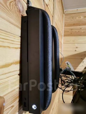 Microsoft Xbox One X ����