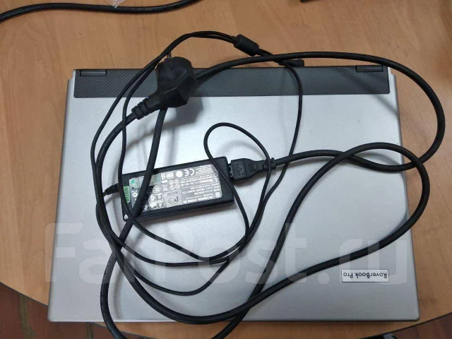 Roverbook Pro 400WH. 15.4", 1,6����, ��� 2048 ��, ���� 512��� ����