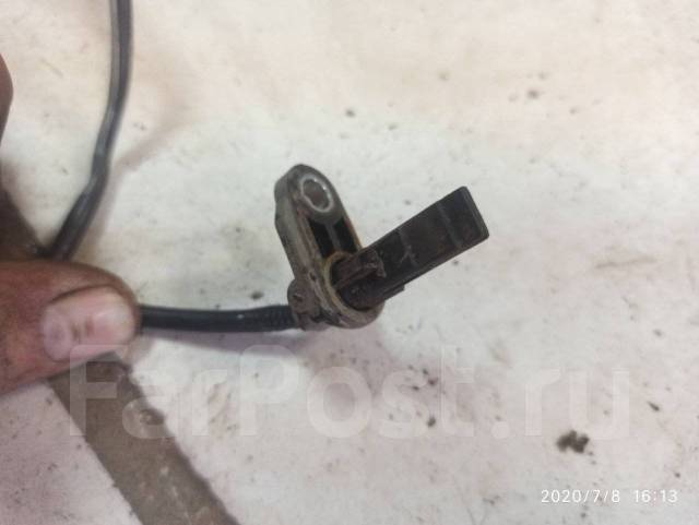 датчик абс тойота королла 150 кузов задний левый. как снять датчик абс королла. тойота королла е150 задний разъем абс. Toyota corolla 150 разъем датчика абс. как снять датчик абс королла.