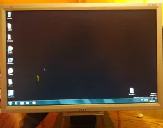 Acer. 19" ����