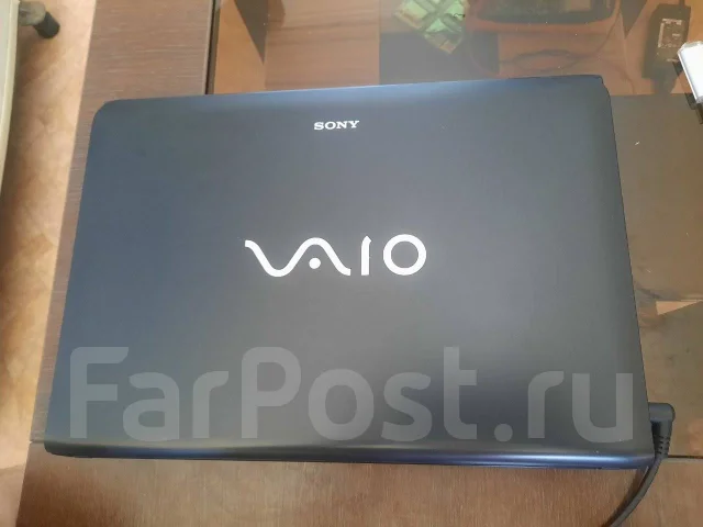 Sony VAIO. 2,4����, ��� 4 ��, ���� 320���, WiFi: 1, Bluetooth: 1, ����������� �� 4��. ����