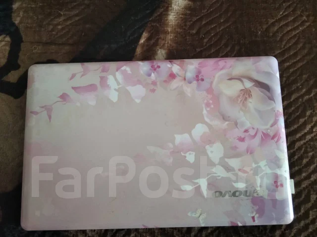 Lenovo IdeaPad S110. 10.1", 1 600����, ��� 2048 ��, ���� 320���, WiFi: 1, Bluetooth: 1, ����������� �� 3��. ����