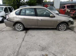 Renault Symbol. K4JB713 ����