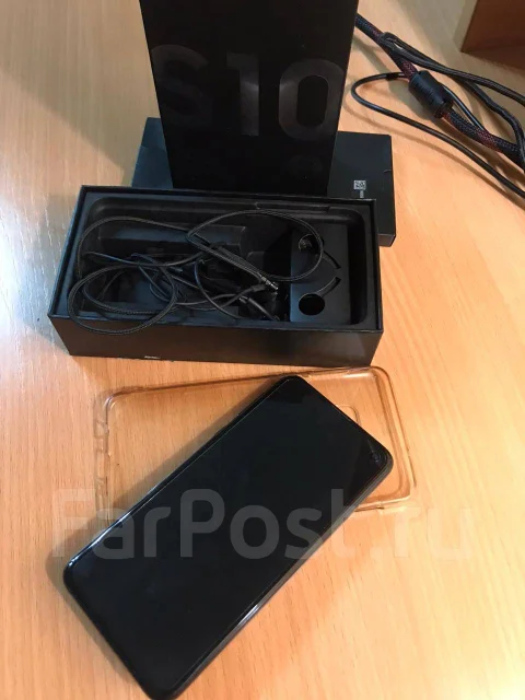 Samsung Galaxy S10e. �����, 4G LTE, Dual-SIM, ����������, NFC ����