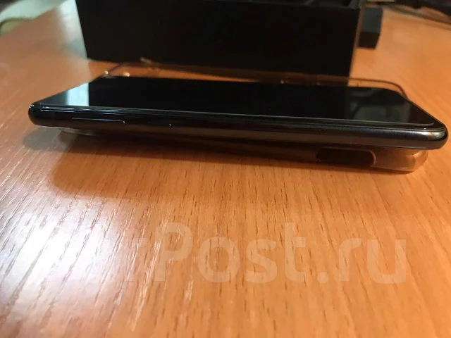 Samsung Galaxy S10e. �����, 4G LTE, Dual-SIM, ����������, NFC ����