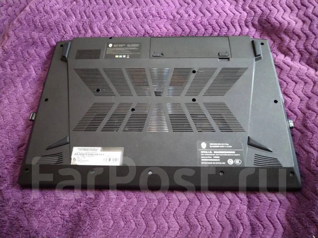 Thunderobot. 17.3", 4,7����, ��� 16 ��, ���� 750���, WiFi: 1, Bluetooth: 1, ����������� �� 6��. ����