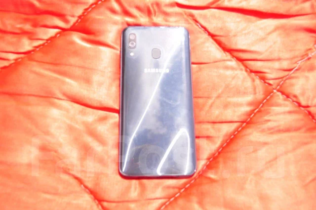 Samsung Galaxy A30. �/�, �����, 3G, NFC ����
