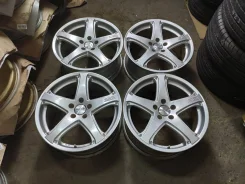 OZ Racing Canyon. 8.0x18", 5x108, ET35 ����