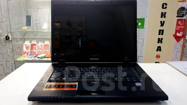 Samsung R60 Plus. 15.4", 2 000����, ��� 4 ��, ���� 300���, WiFi: 1, Bluetooth: 1 ����