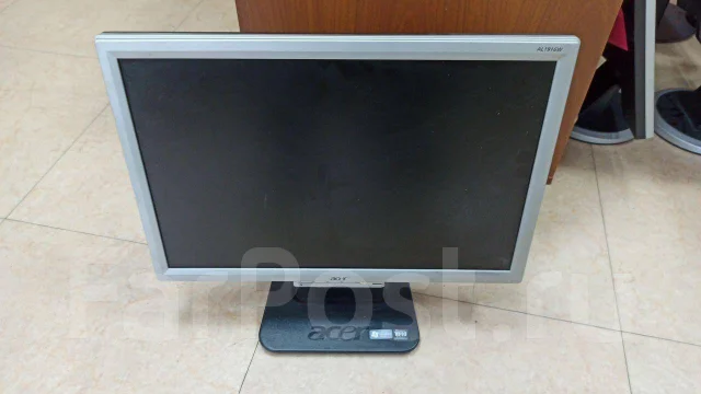 Acer. 19" ����