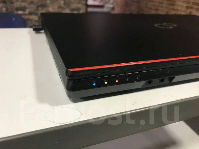 Fujitsu LifeBook. 15.6", 2,1����, ��� 4 ��, ���� 128���, WiFi: 1, Bluetooth: 1, ����������� �� 1��. ����