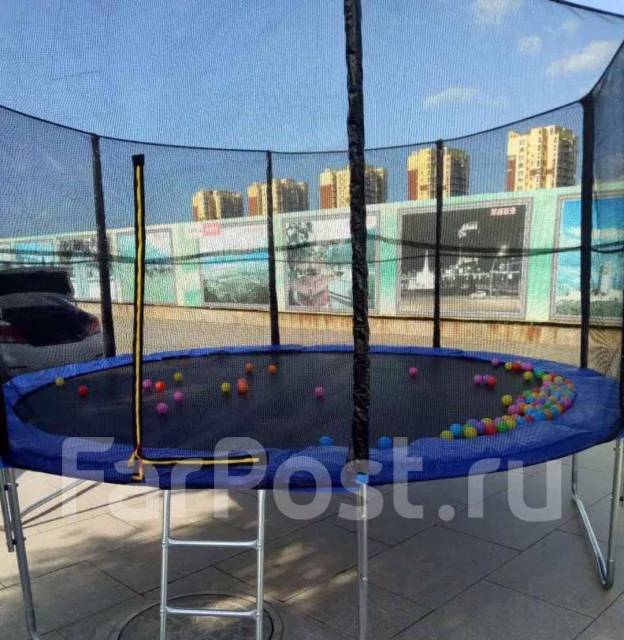 Батут 12ft 366см с лестницей в наличии, новый. Цена: 11 950₽ во ...