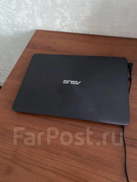 Asus ZenBook. 13.3", ��� 4 ��, ���� 128���, WiFi: 1, Bluetooth: 1, ����������� �� 10��. ����