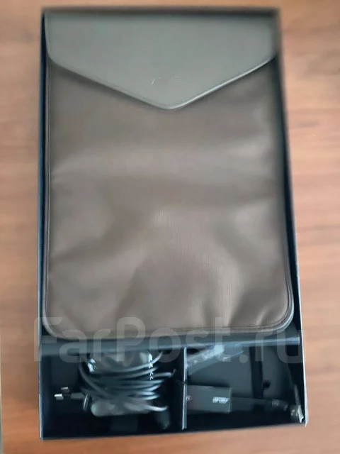 Asus ZenBook. 13.3", ��� 4 ��, ���� 128���, WiFi: 1, Bluetooth: 1, ����������� �� 10��. ����