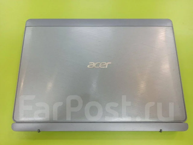 Acer Aspire Switch 10. 10.1", 1 330����, ��� 2048 ��, ���� 64���, WiFi: 1, Bluetooth: 1, ����������� �� 3��. ����
