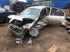 Nissan Micra ����