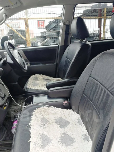 Toyota Voxy. ��������, ��������, 2.0 (143��.�.), ������ ����