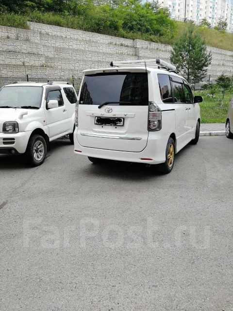 Toyota Voxy. ��������, ��������, 2.0 (143��.�.), ������ ����
