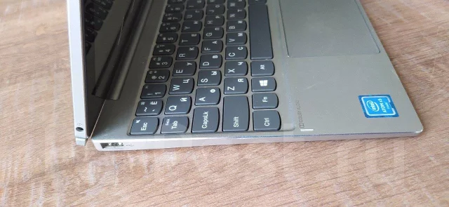 Lenovo Yoga Book ����