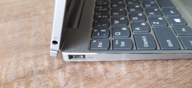 Lenovo Yoga Book ����