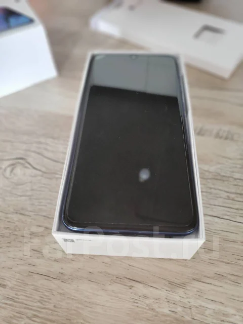 Samsung Galaxy A70. �/�, �����, 3G, 4G LTE, Dual-SIM, NFC ����