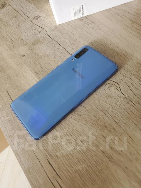 Samsung Galaxy A70. �/�, �����, 3G, 4G LTE, Dual-SIM, NFC ����