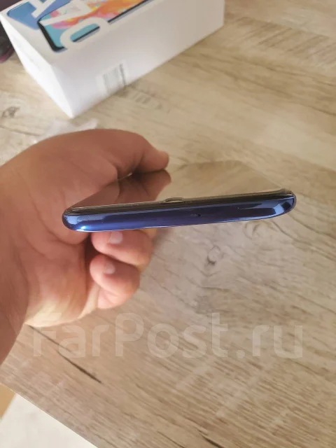 Samsung Galaxy A70. �/�, �����, 3G, 4G LTE, Dual-SIM, NFC ����