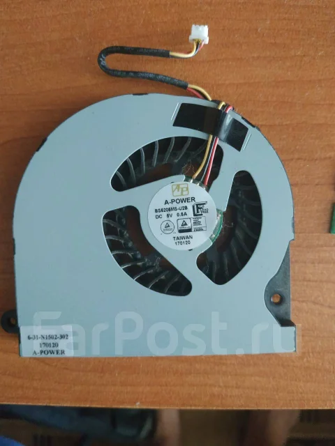 Thunderobot. 18.3", 3,6����, ��� 8 ��, ���� 1 000���, WiFi: 1, Bluetooth: 1, ����������� �� 24��. ����
