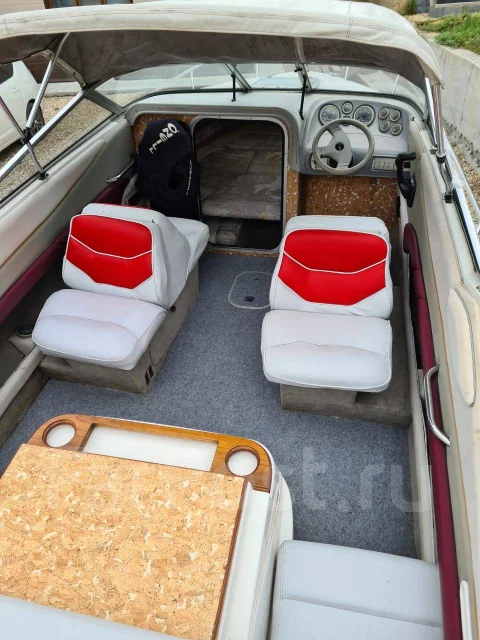 Maxum. 1995 ���, ����� 5,7��., ��������� ������������, 220��.�., ������ ����