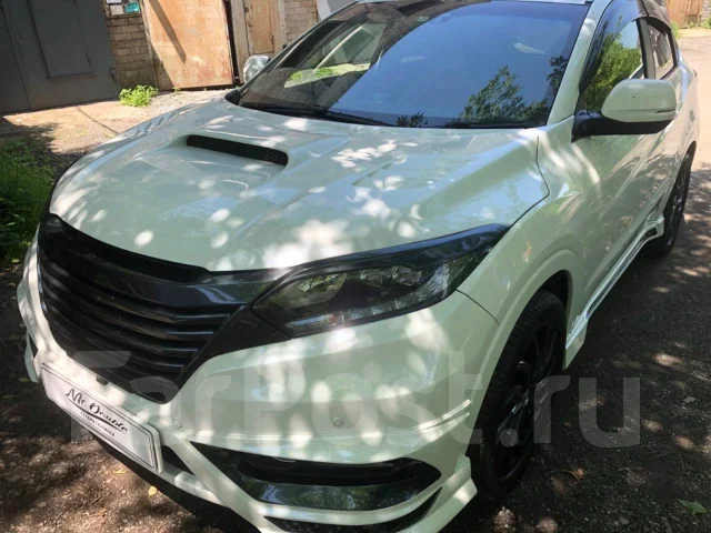Дефлектор капота honda vezel. Дефлектор капота хонда везел. Капот хонда везел. Nh821m цвет хонда. Хонда везел капот.
