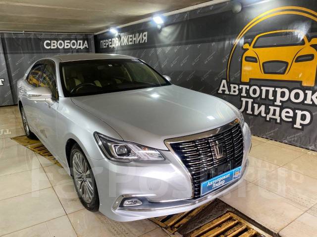 Toyota crown 2017 год