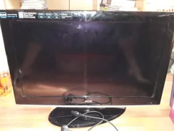 Izumi TL32H700B. LCD (��) ����