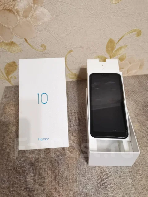 Honor 10. �/�, ������, 3G, 4G LTE, Dual-SIM, NFC ����