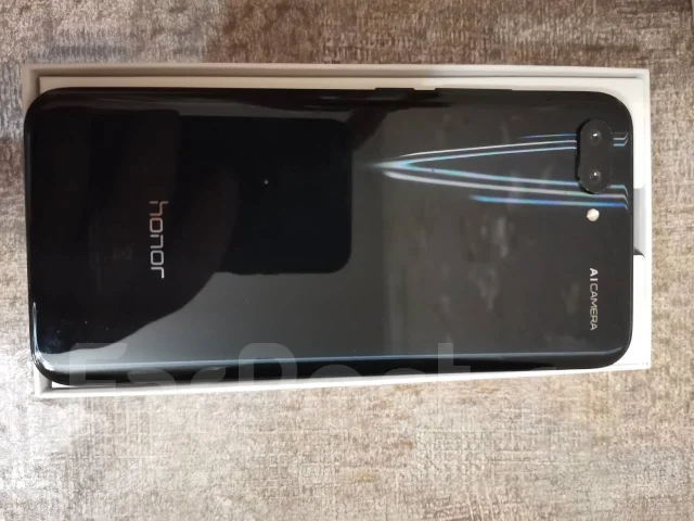 Honor 10. �/�, ������, 3G, 4G LTE, Dual-SIM, NFC ����